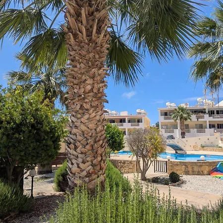 Апартаменты Modern Near Coral Bay Pool & Fast Wifi Пейя