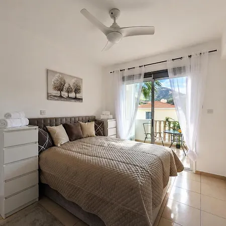 Modern Near Coral Bay Pool & Fast Wifi *